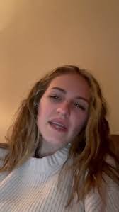 Julia Pettigrew's Instagram, Twitter & Facebook