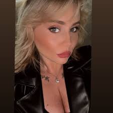 Daniela Barone (@_larubia.0_) • Threads, Say more