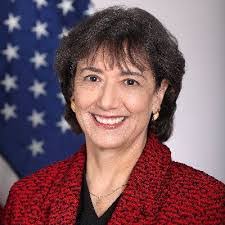 Carrie Dale's Instagram, Twitter & Facebook