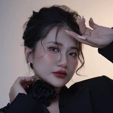 Iris Nguyen MakeUp Academy