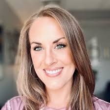 Kasey Sexton's Instagram, Twitter & Facebook