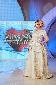 Mireasa pentru fiul meu este un reality show matrimonial, difuzat in direct pe antena 1. Mireasa Pentru Fiul Meu Anitanna S Blog La Cafeneaua Trandafirul Rosu