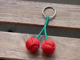 Cherry Double Monkey Fist Keyring In Paracord With Wooden Ball 20 Mm In The Center Paracorde Porte Cle Poing De Singe