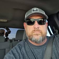 Derek Wilt's Instagram, Twitter & Facebook