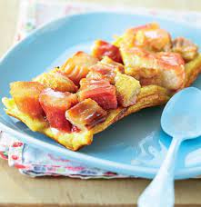 1 rouleau de pâte feuilletée, 600 g de rhubarbe, 100 g de sucre en poudre. Recette Tatin De Rhubarbe Marie Claire