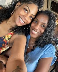 Can you amazing guys remove the woman