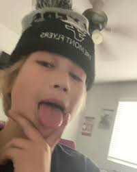 what does this gen z gang signs mean?