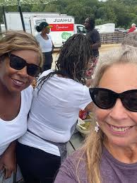 Jackie Bakes is in a great spot next to Willie's Tamales. Friendy crew  working hard.