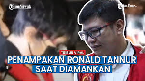 Ekspresi Tak Lagi Tersenyum, Ronald Tannur Kembali Dijebloskan ke Rutan  Surabaya