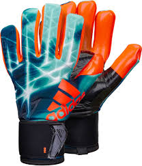 At 1,93m tall, neuer is a giant of a man and his opponents find him to be an impenetrable wall. Adidas Ace Trans Pro Goalie Gloves Manuel Neuer