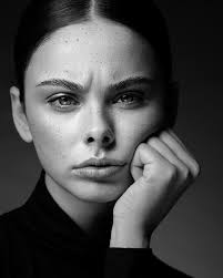 Officially released today, my brand new Umbrella Lighting Guide. 20 setups  done exclusively with umbrellas ! Bounce, shoot through, silver, white —  all used in this guide that covers a range of