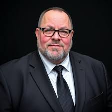 Great time early this morning with Tommy Spaulding, Dr. Henry Cloud, and a  few of our employees attending the 17th Annual Book-n-benefit to support  the National Youth Leadership Academy. Great…