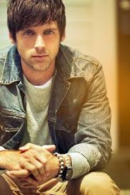 Originario de Milwaukee, Wisconsin Su nombre Brian James Reith , mejor  conocido como B. Reith , cantante de indie Rap cristiano Creció  influenciado por su padre , ya que era dueño y