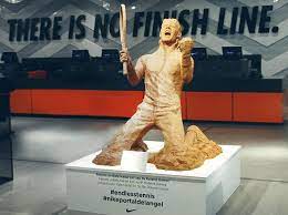 Giant statue of rafael nadal unveiled at roland garros. Rafa Nadal On Twitter Happy For The Tribute From Nike Spain You Can Check It Out In Nike Portal Del Angel Barcelona Endlesstennis Rg14 Http T Co K5dgbq5aro