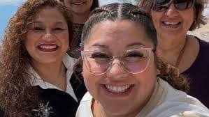 Ellie Chavez's Instagram, Twitter & Facebook