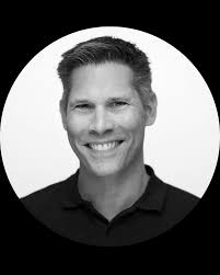 De volgende spreker stellen wij graag aan u voor, Maurice Zandvliet (Dipl  ECVIM-A) is erkend specialist Interne geneeskunde en Oncologie, werkzaam op  de faculteit als universitair hoofddocent afdeling Interne Geneeskunde en  binnen