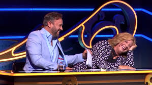 Loretta schrijver werd geboren in queens, new york. Twitteraars Lyrisch Over Loretta Schrijver In The Masked Singer Linda Nl