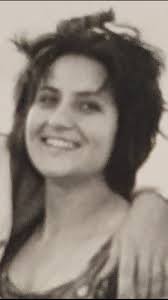 Could some of you clever people please sharpen up and possibly colour this  photo of my Mum and Dad from the late forties 🙏🙏🙂