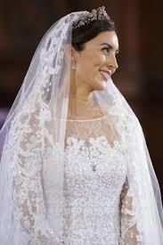 Hochzeit rotes kleid schweden | victoria von schweden. Royale Hochzeitsfrisuren Vogue Germany Hochzeit Kleid Hochzeit Hochzeitskleid Spitze