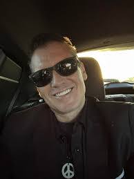 Dennis Gratton's Instagram, Twitter & Facebook