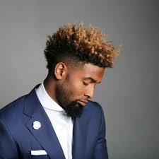 I capelli afro vanno di moda sia per gli uomini sia per le donne. Pin Su Taglio Capelli Uomo