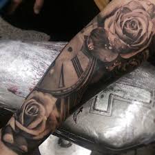 Tattoo Uhr Mit Rosen In 3d Tattoo Uhr Rose Tattoo Ideen Rosen Tattoo Oberarm