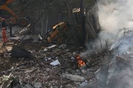 Firefighter killed in latest New Delhi factory blaze | The Express Tribune