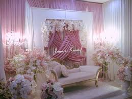 9 dekorasi pelaminan yang bisa dibuat sendiri tanpa menguras tabungan.pernikahan merupakan salah satu momen yang sakral dan juga bahagia bagi setiap orang. 16 Dekorasi Pelaminan Buatan Sendiri Ideas Wedding Decorations Stage Decorations Wedding Stage