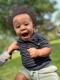 😫 Christmas music 365 in the Trapp House. 😫 Robert Trapp is sick of  it!🤣🤣 Savv has made it clear that when she's a grownup, with her own  house, Christmas will be