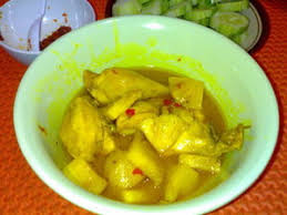 Kelezatan sajian iga lempah kuning dengan perpaduan daun kedondong membuat lidah ketagihan untuk menikmati makanan khas bangka ini. Lempah Kuning Catatan Anak Gadis Ayah