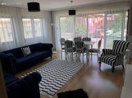 Grafik Temali Bir Dekor Elcin Hanimin Evinden Ev Gezmesi Dekor Oturma Odasi Dekorasyonu Kirlent