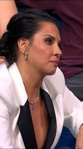 Theresa Bee's Instagram, Twitter & Facebook