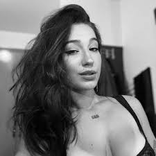 Sabrina Becker (@sabrina.beckerr)