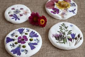 Raus In Die Natur Basteln Mit Naturmaterialien Salzteig Mandalas Lavendelblog Basteln Mit Naturmaterialien Basteln Mit Naturmaterialien Sommer Basteln Mit Naturmaterialien Herbst