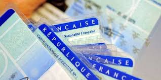 La nouvelle carte d'identité électronique est disponible | fini la carte d'identité au design de 1995, désormais la nouvelle carte d'identité conçue par l'etat est électronique. Une Nouvelle Version De La Carte D Identite Plus Petite Pour 2021 Charente Libre Fr