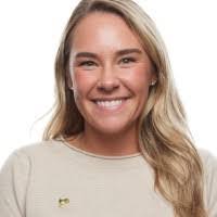 Michelle Bloomer's Instagram, Twitter & Facebook