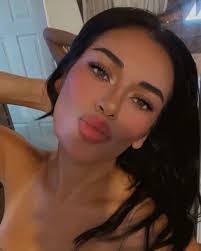 Janet Aragon's Instagram, Twitter & Facebook