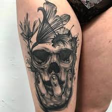 Since the hip is forever one of our fave spots for tattoos, we picked out some of the most intricate, interesting, or otherwise inspiring hip tattoos. 125 Best Thigh Tattoos For Women Cute Design Ideas 2021 Guide