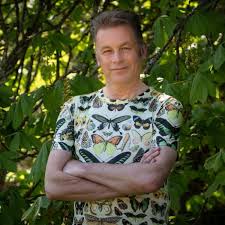 As a broadcaster he is a presenter of bbc's baafta award winning springwatch, autumnwatch and winterwatch series. Chris Packham To Join Cornwall Sustainability Awards Tevi