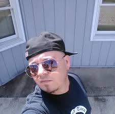 BILLY CHUCK (@yourmomlikesit)