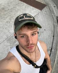 ETHAN MOONEY (@escmooney) • Instagram photos and videos