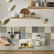 Une Credence En Carreaux De Ciment Leroy Merlin Carrelage Aspect Bois Salle De Bains Chics Carreau De Ciment