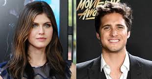 Sherrie (julianne hough) é uma jovem que chega em los angeles vinda de uma cidade pequena. Alexandra Daddario E Diego Boneta Juntos No Elenco De Die In A Gunfight Cinevisao