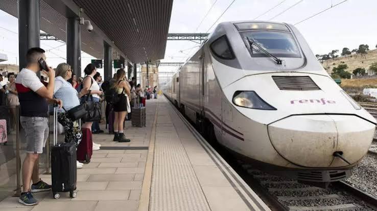 Viajes: Extremadura pierde 74.000 viajeros de tren tras el fin de los bonos gratuitos