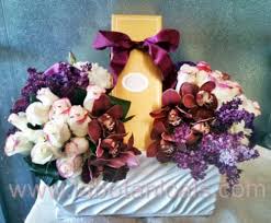 The perfect floral gift is just a few clicks away when you use proflowers to order flowers online to los angeles. Cristal Champagne Gift Box In Los Angeles Ca L A Botanicals