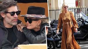 Laeticia hallyday at grocery shopping in los angeles 05/18/2021. Laeticia Hallyday Rupture Choc Confidence Sur Le Role De Jalil Lespert