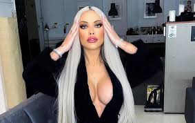 See more of loredana chivu on facebook. Loredana Chivu JefuitÄƒ De HoÈ›i Vedeta A RÄƒmas FÄƒrÄƒ 10 000 De Roni Bijuterii GeantÄƒ De Mii De Euro Acte È™i Cheile De La CasÄƒ Antena 1