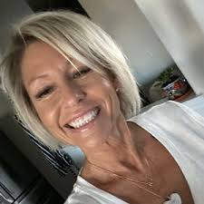 Stacey Moss (@staceyleemoss)