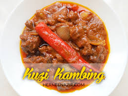 Masukkan kentang, kerisik dan belahan bawang besar. Ddhn Resipi Kuzi Kambing Sedap