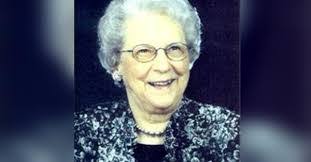 Laura Scribner's Instagram, Twitter & Facebook